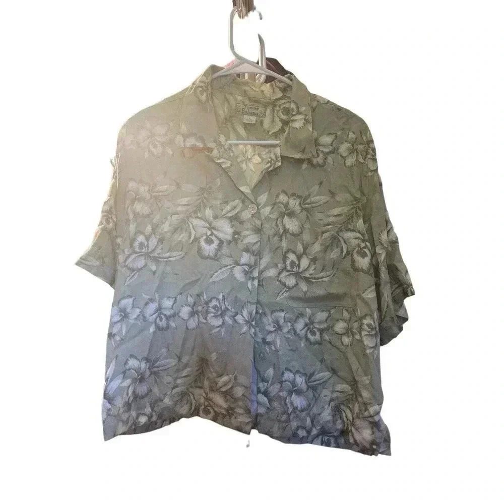 vintage Tommy Bahama Women 100% silk flowers Button down Shirt Size M